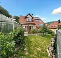 Freistehendes Einfamilienhaus in zentraler und ruhiger Lage mit gepflegtem Garten. - Albstadt Tailfingen