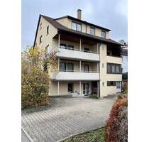 3 Wohnungen und eine Gewerbeeinheit! MFH mit Potenzial in zentraler Lage - Pfullingen