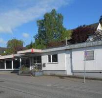 Gewerbe-Ladenfläche in Top-Lage, 15 m Schaufensterfront, Parkplätze vor dem Objekt - Gerolstein