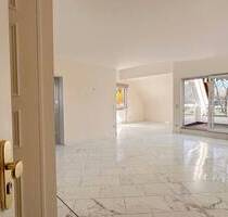 Der kleine Luxus: Wunderbare 2-Zi. Galeriewohnung mit Dachloggia im Villenviertel! - Nürnberg