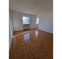Bezugsfreies 1,5 Zimmer Apartment mit Hobbyraum in parkähnlicher Umgebung - München Thalk.Obersendl.-Forsten-Fürstenr.-Solln