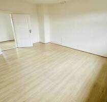 Frisch renovierte 4-Zimmer-Wohnung mit Gäste-WC und Hof in zentraler Lage von Meinersen - 130 m²