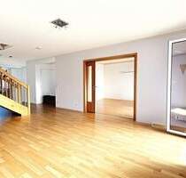 Wohnen im schönen Westen! 6 Zi.- Whg, ganz oben mit Lift und Balkon! - Nürnberg St Leonhard