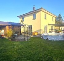 Helles Einfamilienhaus mit Pool und Kaminofen in bevorzugter Lage in Zepernick - Panketal