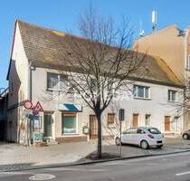Investition oder Eigenheim: Bezugsfreies ZFH mit Garten, Gewerbe und Terrasse in Lützen!