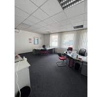 Schönes geräumiges Büro in zentraler Lage im Frankfurter Gallusviertel zu vermieten! [HMR-O03E04] - Frankfurt am Main