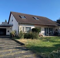 SANKT AUGUSTIN NIEDERBERG, freist. Einfamilienhaus, ca. 140 m² Wfl., 5 Zimmer, 627 m² GrSt. Garage