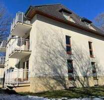 GERÄUMIGE WOHNUNG MIT BALKON, EBK UND CARPORT IM SCHÖNEN RABENSTEIN - Chemnitz Reichenbrand