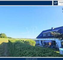 Feld- & Waldrand mit einem Panorama zum Verlieben: Großzügiges 2-Fam.-Haus plus ELW und Doppelgarage - Weilrod Oberlauken