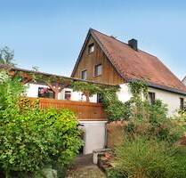 Einfamilienhaus am Hang mit unterkellerter Doppelgarage in Georgensgmünd OT