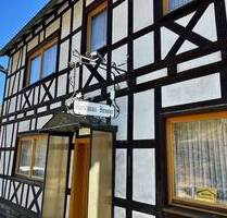 Haus mit alter Kegelbahn - 75.000,00 EUR Kaufpreis, ca.  200,00 m² Wohnfläche in Neuhaus am Rennweg (PLZ: 98724) Scheibe-Alsbach