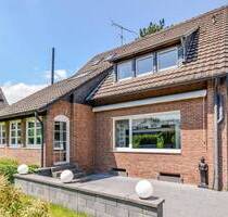 Freihstehendes Einfamilienhaus in Sackgasse * Anbau mit Kamin * Garten * Garage * 227 m² WohnNutzfläche * Einbauküche - Leverkusen