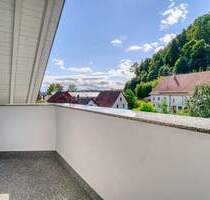 Helle 3-Zimmer-Dachgeschosswohnung mit Balkon - Erolzheim