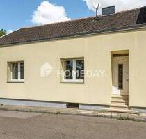 Charmantes Einfamilienhaus mit einladender Terrasse und malerischem Hof - Aldenhoven Freialdenhoven