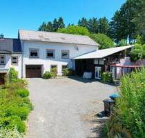 Wunderschön gelegenes, geräumiges Wohnhaus mit Terrasse und Garage auf großem Grundstück in Walsdorf
