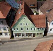*PROVISIONSFREI* Einfamilienhaus mit großem Potenzial - Langenburg
