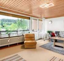 Modernisiertes Wohnerlebnis mit Weitblick - Helle, möblierte 2-Zimmer-Wohnung mit Loggia & Waldblick - Schönwald