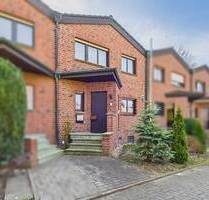 Reihenhaus mit Klinkerfassade, Vollkeller, Balkon und Südgarten - Hamm Hamm-Norden
