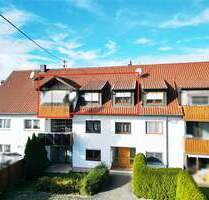 Helle 3-Zimmer-Dachgeschosswohnung mit Balkon & drei Stellplätzen - Kirchdorf an der Iller