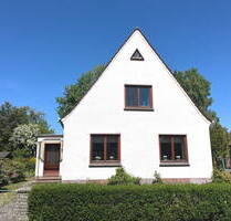 PURNHAGEN-IMMOBILIEN - Bremen-Aumund, freist. 1-Fam.-Haus mit Doppelgarage und großem Grundstück