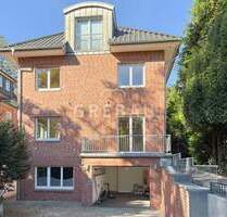 Großes Familienhaus mit Einliegerwohnung, Sauna, Garage und herrlichem Garten - Hamburg Blankenese