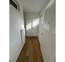 Frisch renoviertes 1-Zimmer-Appartement mit Balkon in ruhiger Lage, ideal für Studenten! Frei ab sofort! - Wilhelmshaven Bant
