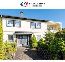 NEUER PREIS! Freistehendes Einfamilienhaus mit Garage in Büscheich - mit Garten, Terrasse & Balkon - Gerolstein