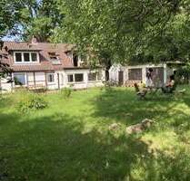 Attraktives Grundstück in Hamburg-Volksdorf - Baurecht für 5 Wohneinheiten, Altbestand vorhanden