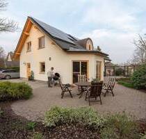 **Luxuriöses Einfamilienhaus mit Pool in ruhiger Lage bei Rostock** - Kröpelin Altenhagen