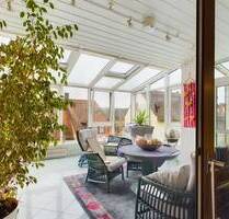 Gepflegtes Einfamilienhaus mit großem Garten, Photovoltaik, Wintergarten, Grillplatz, Doppelgarage 12 km von Bamberg - Trabelsdorf