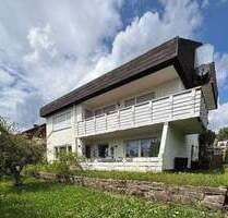 BW 2726: 3,5 Zi.- Eigentumswohnung und 2-Zi.-Einliegerwohnung unter einem Dach in Unterkirnach