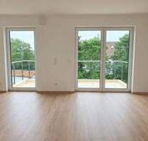 So gut wie neu, hell, hochwertig: tolle 2-Zi-Whg., OG, mit Balkon, etc., sowie Tiefgaragenstellplatz - Bad Abbach