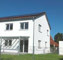 +++Neubau Doppelhaushälfte mit Keller, Garage und Carport!+++ - Langenmosen