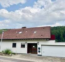LÄNDLICH: HAUS BZW. AUSSERGEWÖHNLICHE XXL-MAISONETTE-WOHNUNG MIT XXL-DACHTERRASSE UND ZWEI BALKONEN! - Heiligkreuzsteinach