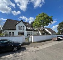 Mehrgenerationenhaus mit zusätzlichem Baugrundstück in ruhiger Lage - Mönchengladbach-Wickrathberg