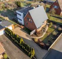 Saniertes Einfamilienhaus mit Anbau und großem Garten in Adendorf