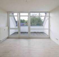 Bezugsfreie 3-Zi.-Dachgeschosswohnung mit ausgebautem Studio - Haus-in-Haus-Charakter in Leverkusen