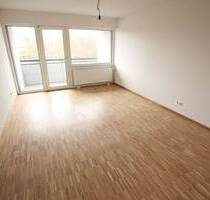 NEU RENOVIERT: 2,5-Zimmer-Wohnung mit großem Balkon - Mannheim Neckarstadt - West