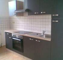 *** Großzügige WG 2-Zimmer mit Wannenbad, Einbauküche und Laminat im Zentrum *** - Limbach-Oberfrohna