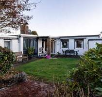 *** BUNGALOW - MODERNISIERT und GEPFLEGT - das RAUMWUNDER mit GARAGE und extra ZUGANG zum GARTEN *** - Delmenhorst Düsternort