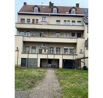 Vielseitiges Mehrfamilienhaus mit Potenzial und Baugrundstück in Bous zu verkaufen - ein Traum für Investoren!