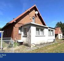 Leben auf dem Land ! Doppelhaushälfte auf großem Grundstück mit Garage und viel Nebengelass - Pritzwalk Könkendorf
