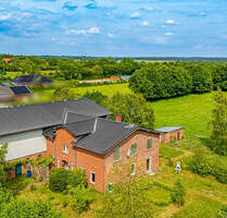 Resthof mit Hauskoppel, großem Stall und Ausbaureserve - Lütjenwestedt