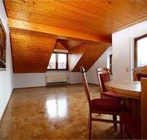 Dachgeschosswohnung mit Balkon | inkl. KFZ-Stellplatz | Nachtspeicheröfen - Obersulm / Sülzbach