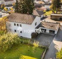 Geräumiges Einfamilienhaus mit großem Grundstück - ideal für Familien mit Platzbedarf - Schöllnach