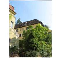 schöne 3 Zimmer-Whg. in toller Aussichtslage mit Süd-Balkon und EBK - Erlangen Burgberg