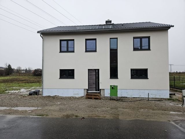 Einfamilienhaus in Heidenau Erstbezug, 6 Zimmer, Terrasse, Fußbodenheizung (Wärmepumpe), Garage und Garten