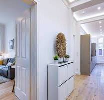 Nur einmal in Hamburg! Altbau-Unikat mit großer Süd-West Dachterrasse - 400 Schritte zur Alster!