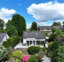Familientraum in Quickborn - Großes Einfamilienhaus mit Indoorpool, Sauna, XXL-Garten & Carport