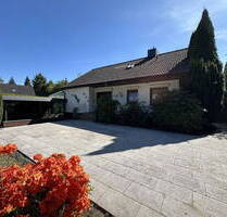 Vollmöbliert! Großes Einfamilienhaus mit Indoorpool, Sauna, XXL-Garten & Carport - Quickborn